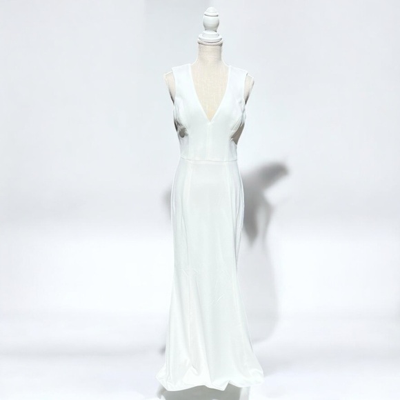 🌻NEW Dress The Population Sandra Off White Crepe Slit Gown Size Medium - Picture 3 of 13